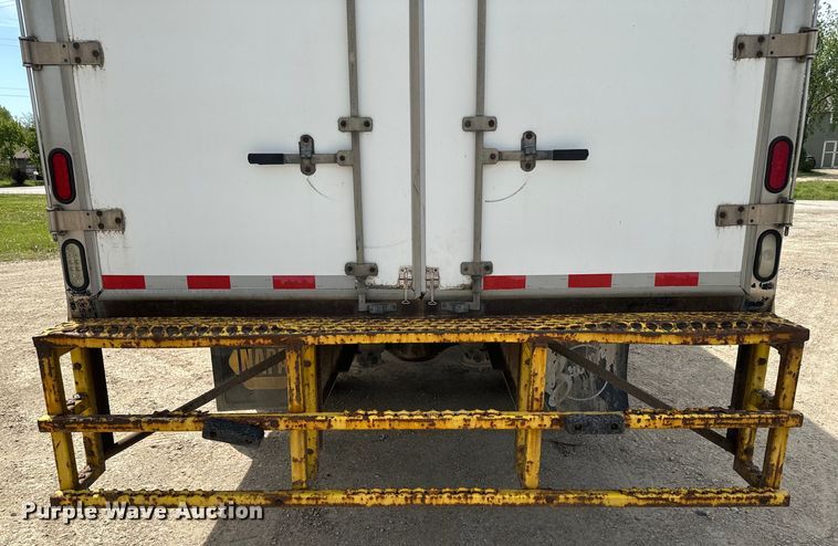 image for item EJ2685 2017 Freightliner  Business Class M2 box truck