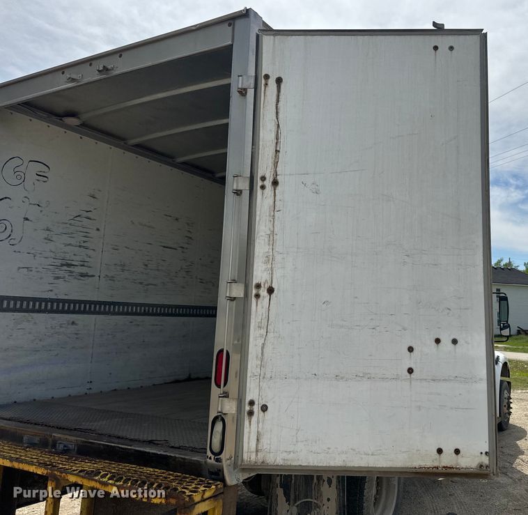 image for item EJ2685 2017 Freightliner  Business Class M2 box truck