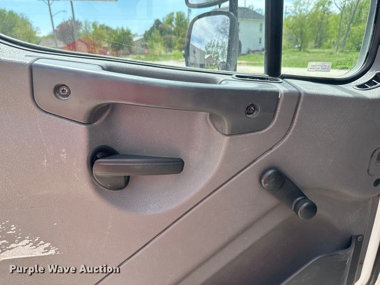 image for item EJ2685 2017 Freightliner  Business Class M2 box truck