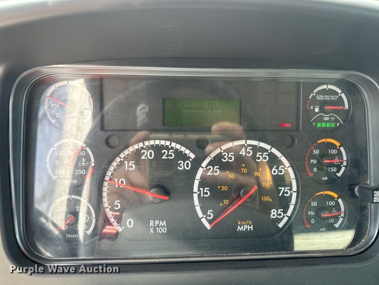 image for item EJ2685 2017 Freightliner  Business Class M2 box truck