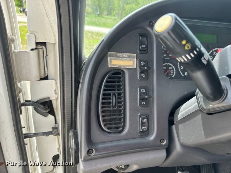 image for item EJ2685 2017 Freightliner  Business Class M2 box truck