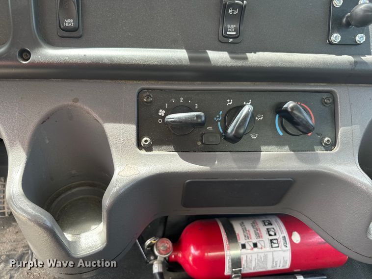 image for item EJ2685 2017 Freightliner  Business Class M2 box truck