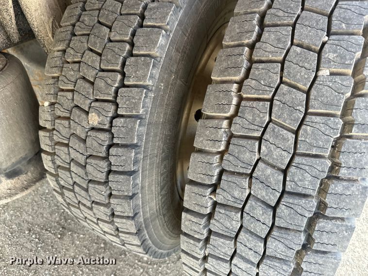 image for item EJ2685 2017 Freightliner  Business Class M2 box truck