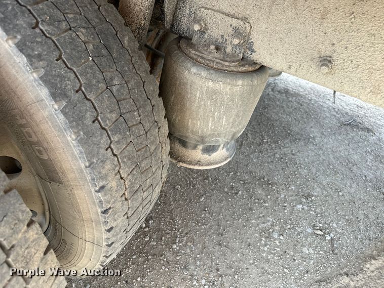 image for item EJ2685 2017 Freightliner  Business Class M2 box truck