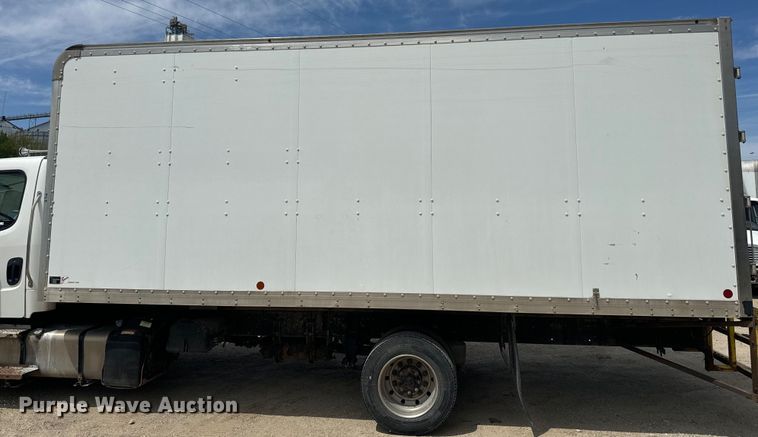 image for item EJ2686 2017 Freightliner  Business Class M2 box truck