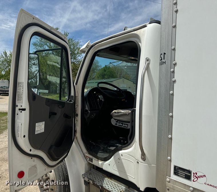 image for item EJ2686 2017 Freightliner  Business Class M2 box truck