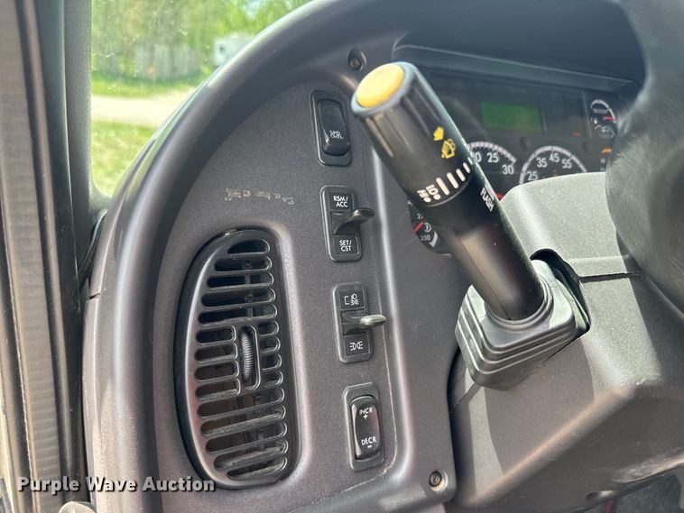 image for item EJ2686 2017 Freightliner  Business Class M2 box truck