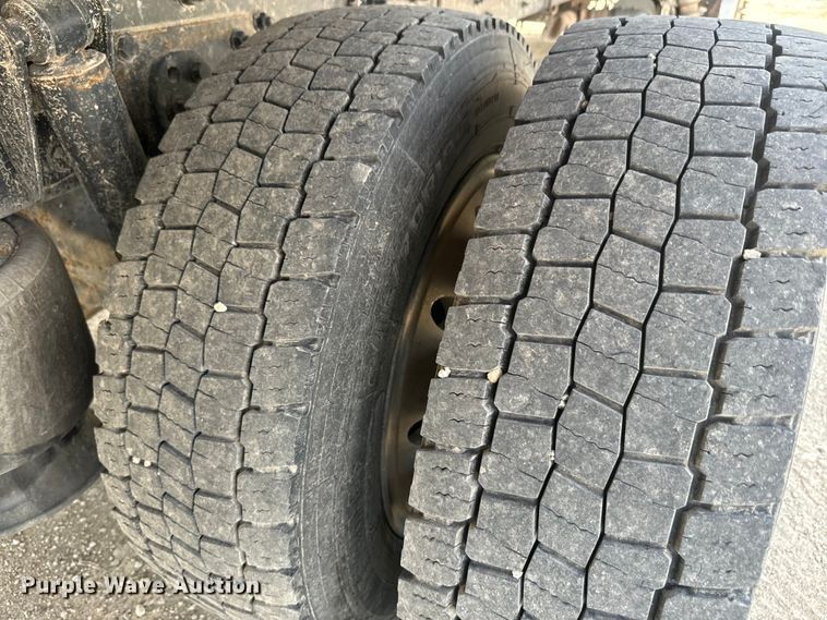 image for item EJ2686 2017 Freightliner  Business Class M2 box truck