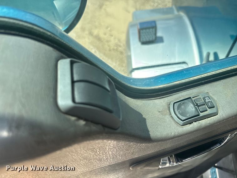 image for item EJ2697 2006 Kenworth T800 semi truck