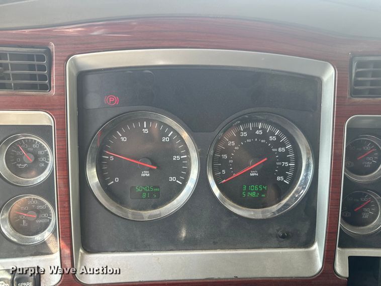 image for item EJ2697 2006 Kenworth T800 semi truck