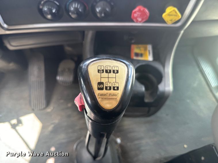 image for item EJ2697 2006 Kenworth T800 semi truck