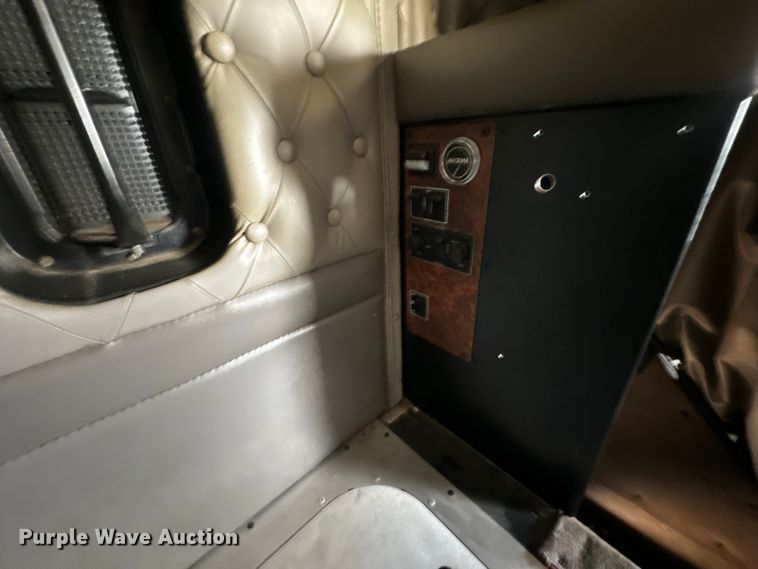 image for item EJ2697 2006 Kenworth T800 semi truck