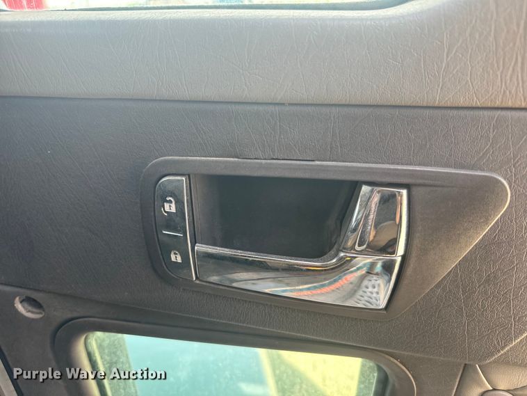 image for item EJ2697 2006 Kenworth T800 semi truck