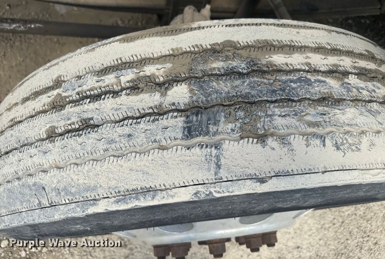 image for item EJ2697 2006 Kenworth T800 semi truck