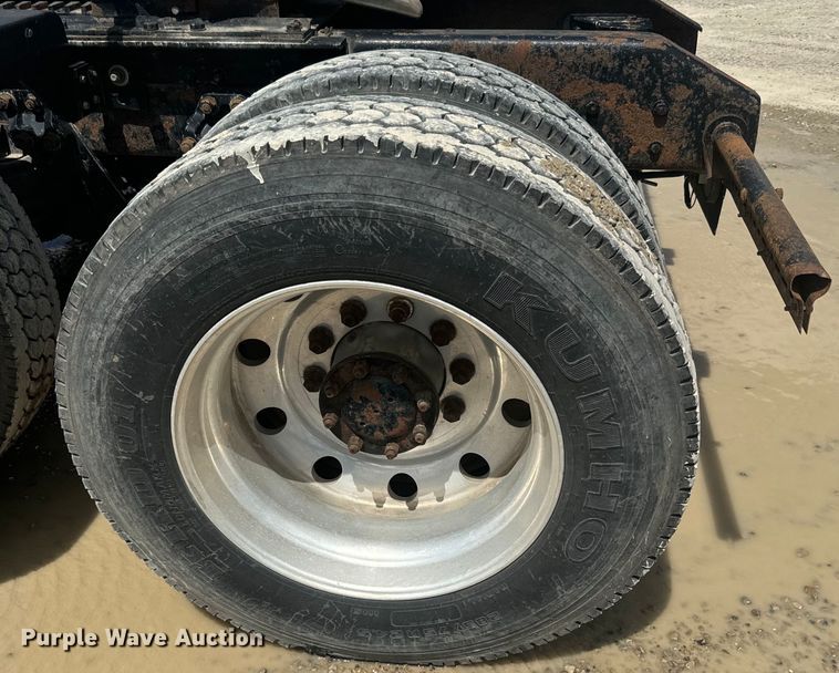 image for item EJ2697 2006 Kenworth T800 semi truck