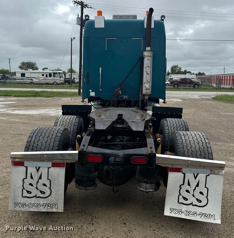 image for item EJ2723 2010 Freightliner Columbia  semi truck