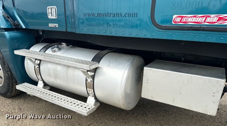 image for item EJ2723 2010 Freightliner Columbia  semi truck