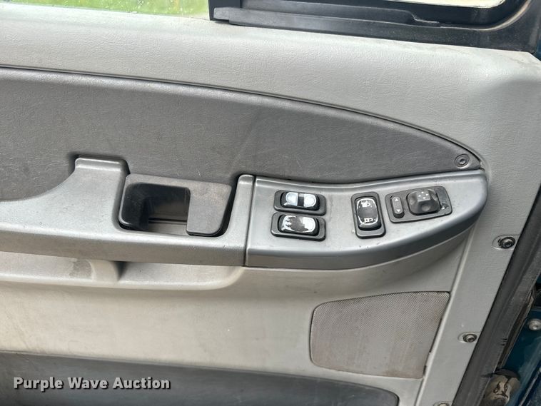 image for item EJ2723 2010 Freightliner Columbia  semi truck