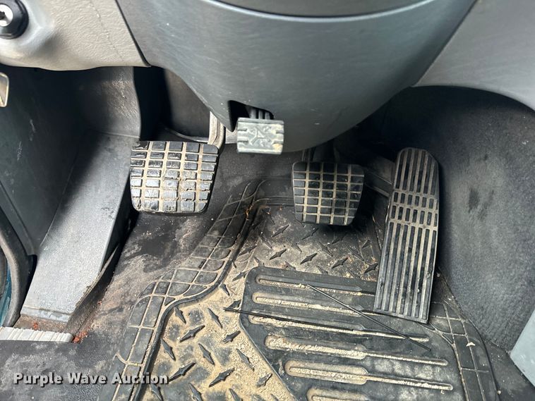 image for item EJ2723 2010 Freightliner Columbia  semi truck