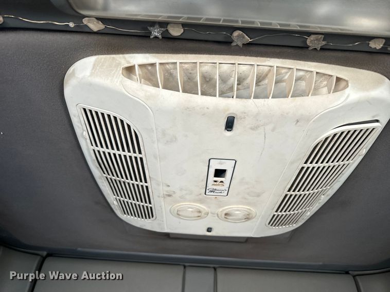 image for item EJ2723 2010 Freightliner Columbia  semi truck