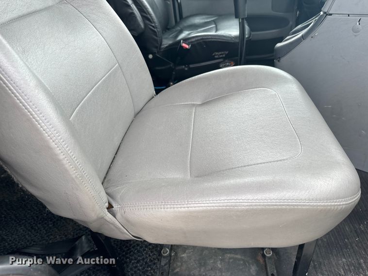 image for item EJ2723 2010 Freightliner Columbia  semi truck