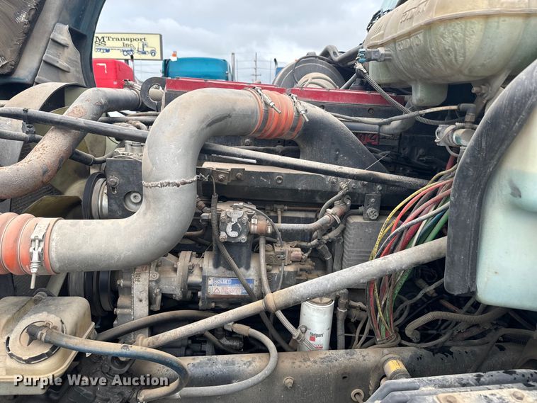 image for item EJ2723 2010 Freightliner Columbia  semi truck