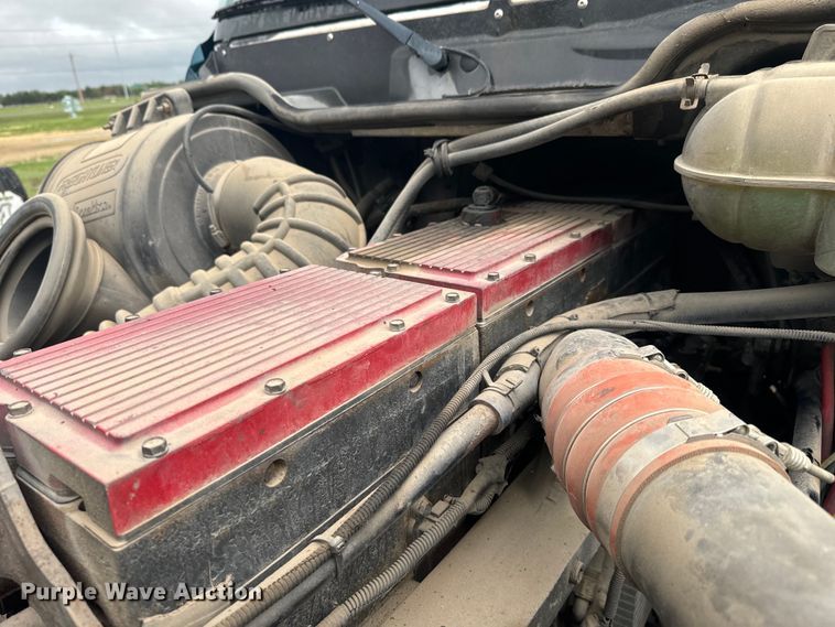 image for item EJ2723 2010 Freightliner Columbia  semi truck