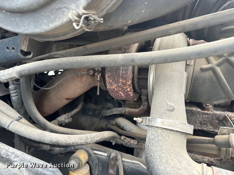 image for item EJ2723 2010 Freightliner Columbia  semi truck