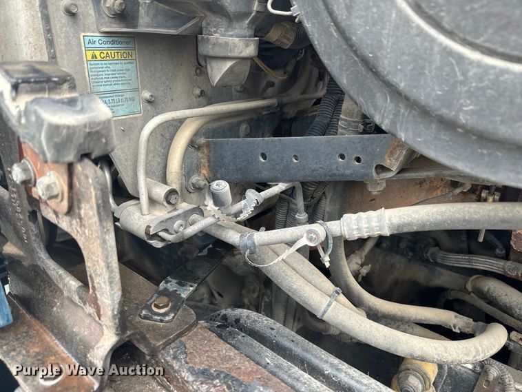 image for item EJ2723 2010 Freightliner Columbia  semi truck