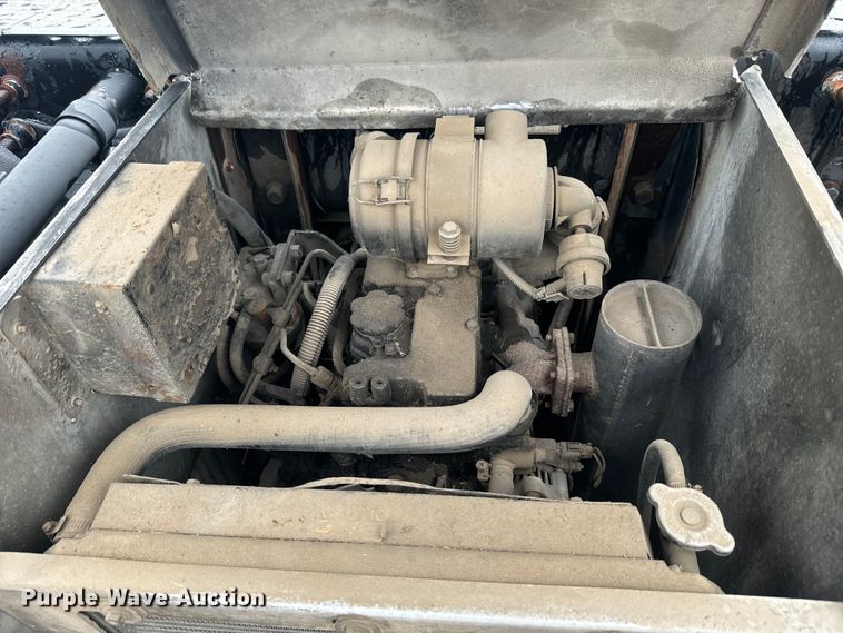 image for item EJ2723 2010 Freightliner Columbia  semi truck