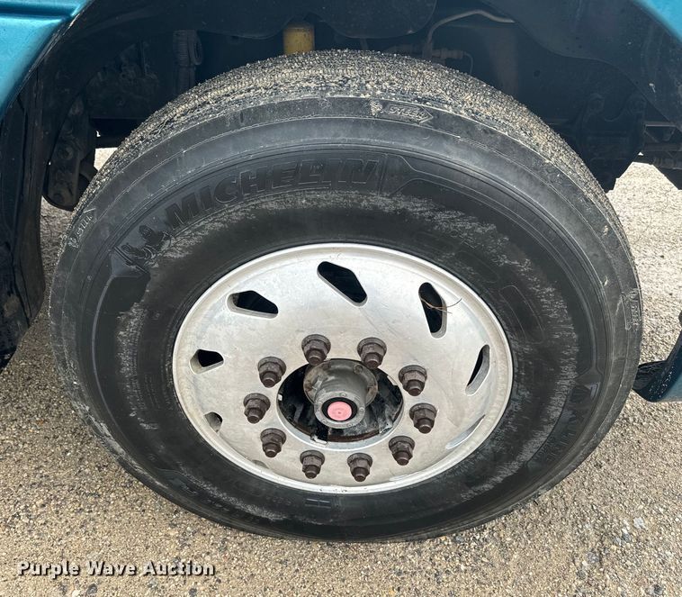 image for item EJ2723 2010 Freightliner Columbia  semi truck