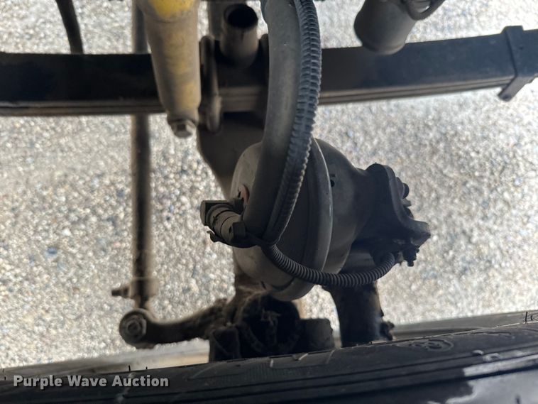 image for item EJ2723 2010 Freightliner Columbia  semi truck