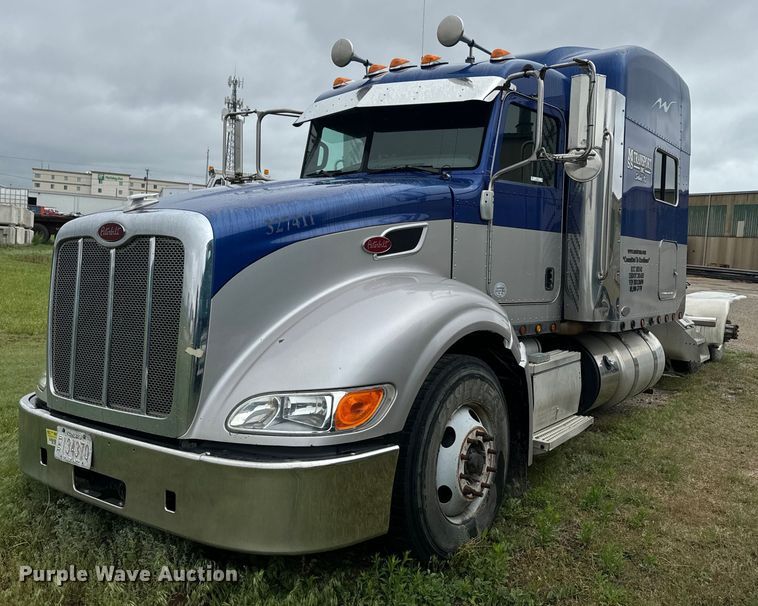 image for item EJ2725 2011 Peterbilt 386 semi truck