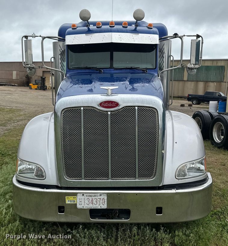 image for item EJ2725 2011 Peterbilt 386 semi truck