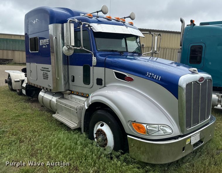image for item EJ2725 2011 Peterbilt 386 semi truck
