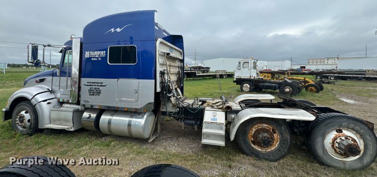 image for item EJ2725 2011 Peterbilt 386 semi truck