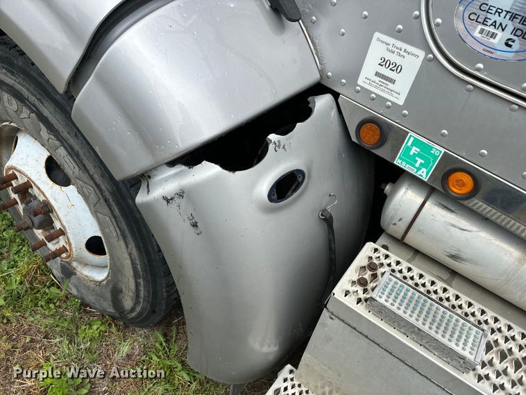 image for item EJ2725 2011 Peterbilt 386 semi truck