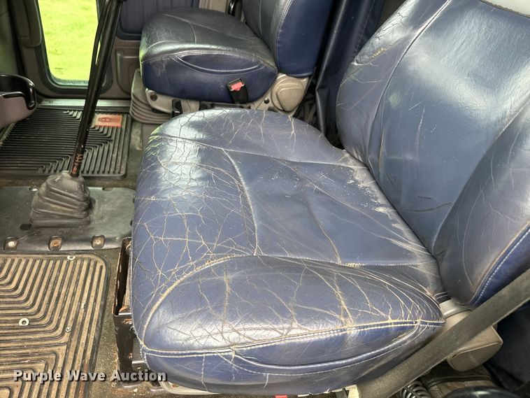 image for item EJ2725 2011 Peterbilt 386 semi truck