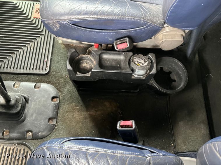 image for item EJ2725 2011 Peterbilt 386 semi truck