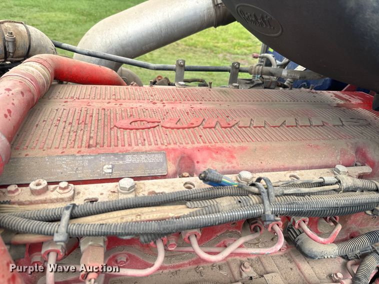 image for item EJ2725 2011 Peterbilt 386 semi truck