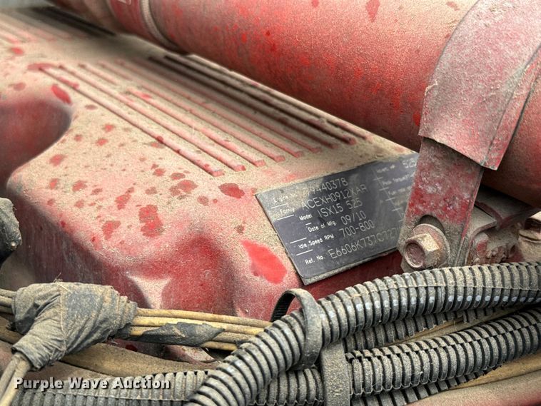 image for item EJ2725 2011 Peterbilt 386 semi truck