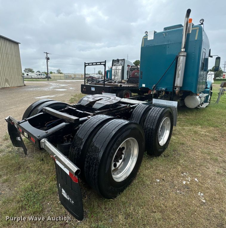 image for item EJ2726 2010 Freightliner Columbia semi truck