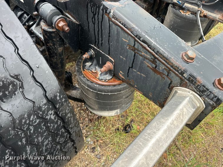 image for item EJ2726 2010 Freightliner Columbia semi truck