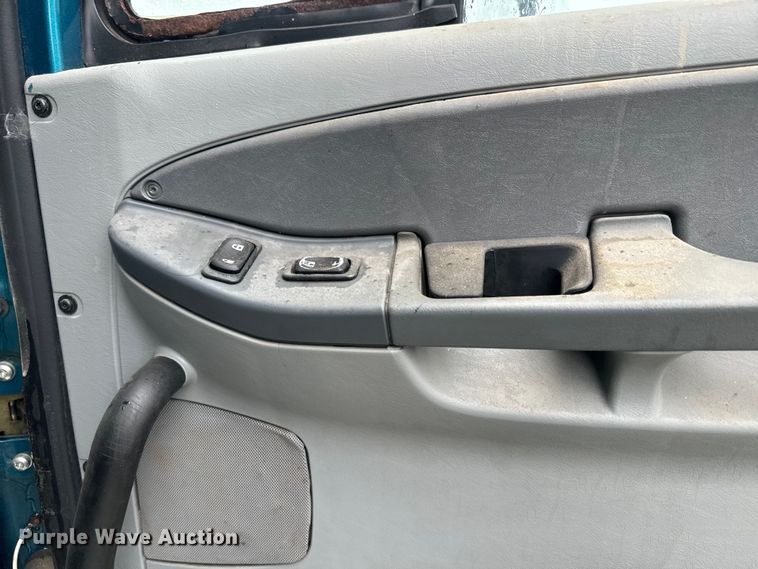 image for item EJ2726 2010 Freightliner Columbia semi truck