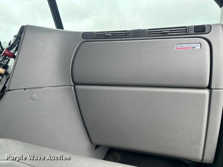 image for item EJ2726 2010 Freightliner Columbia semi truck