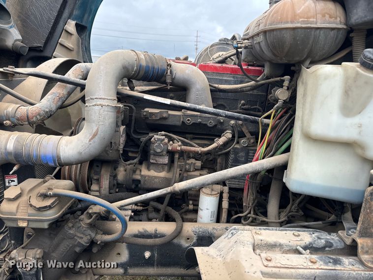 image for item EJ2726 2010 Freightliner Columbia semi truck