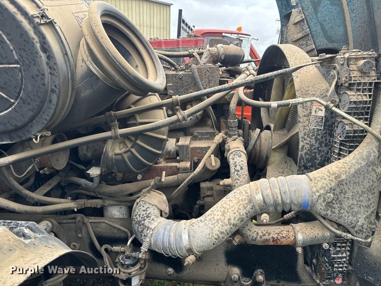 image for item EJ2726 2010 Freightliner Columbia semi truck