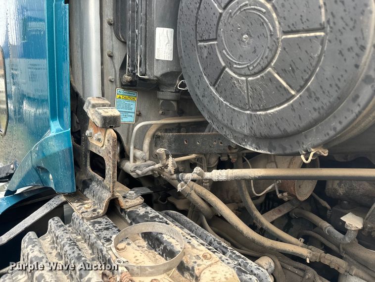 image for item EJ2726 2010 Freightliner Columbia semi truck