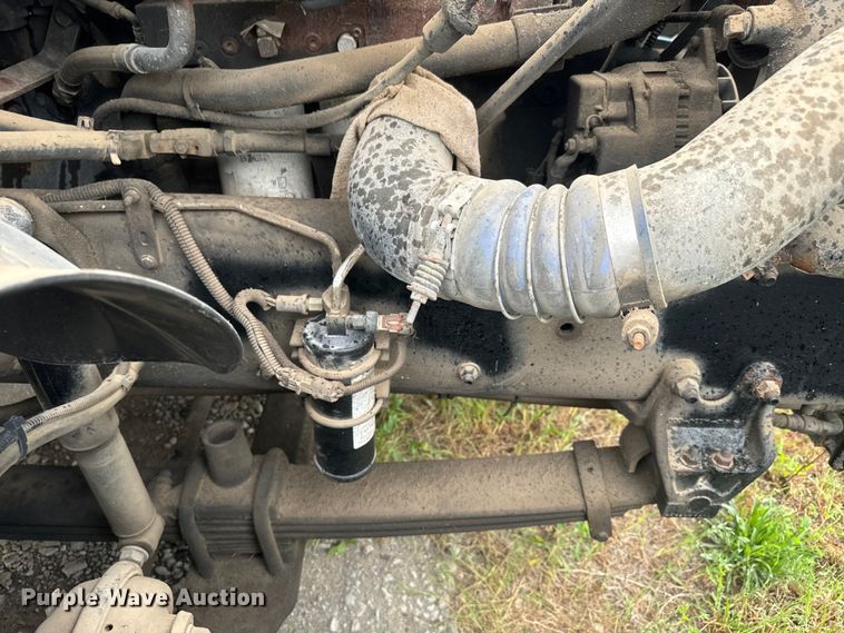 image for item EJ2726 2010 Freightliner Columbia semi truck