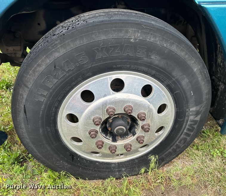 image for item EJ2726 2010 Freightliner Columbia semi truck